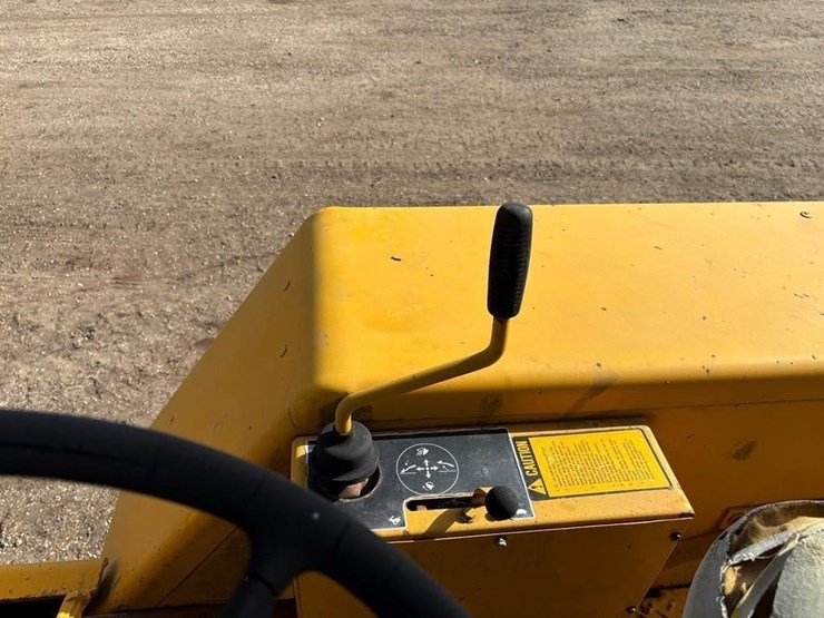 john-deere-jd410-tractor-loader-backhoe-image-10