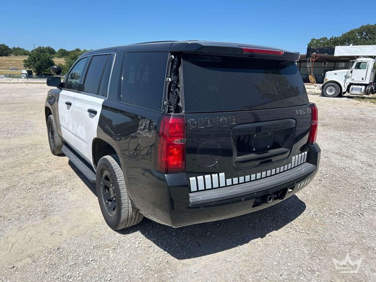 2019-chevrolet-tahoe-image-2