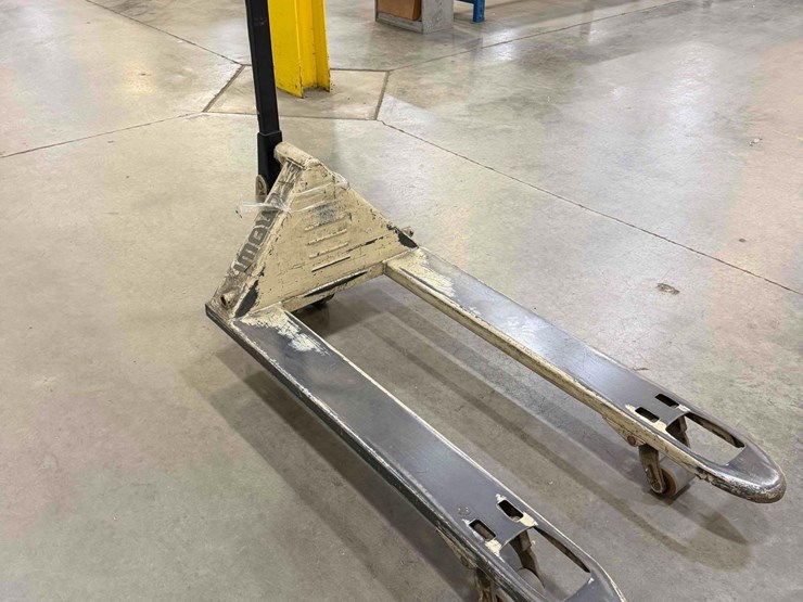 manual-pallet-jack-image-3