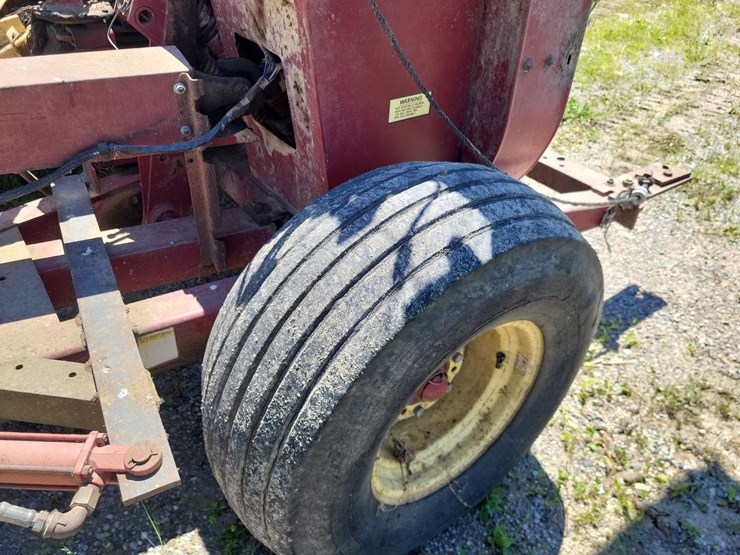 new-holland-890-image-14