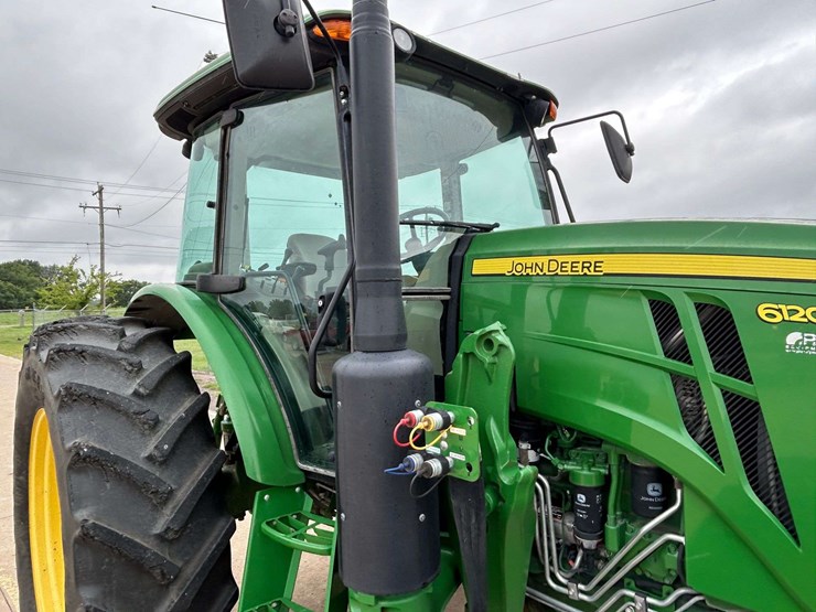 2019-john-deere-6120e-image-9