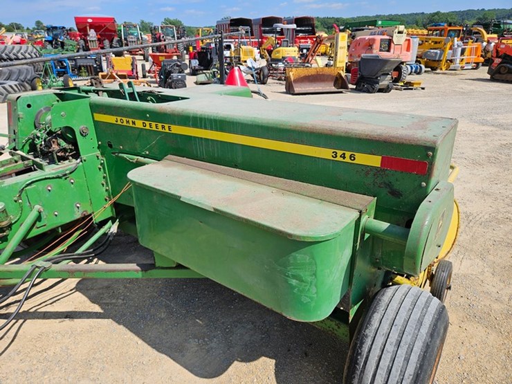john-deere-346-image-18