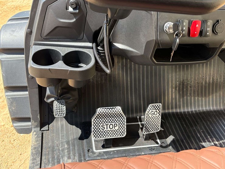 2026-sdlanch-street-legal-6-seater-golf-cart-w/-on-board-charger-image-17