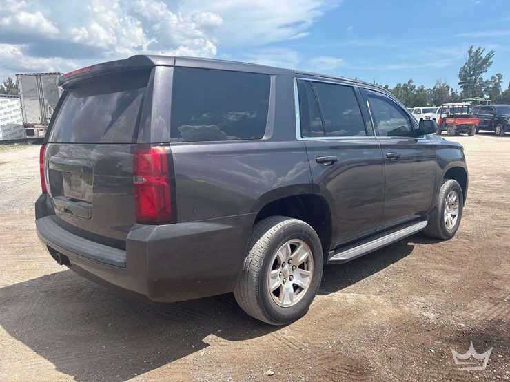 2018-chevrolet-tahoe-image-3