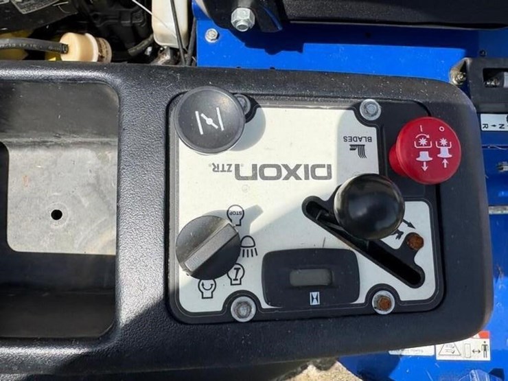 dixon-ultra-ztr-zero-turn-mower-image-8