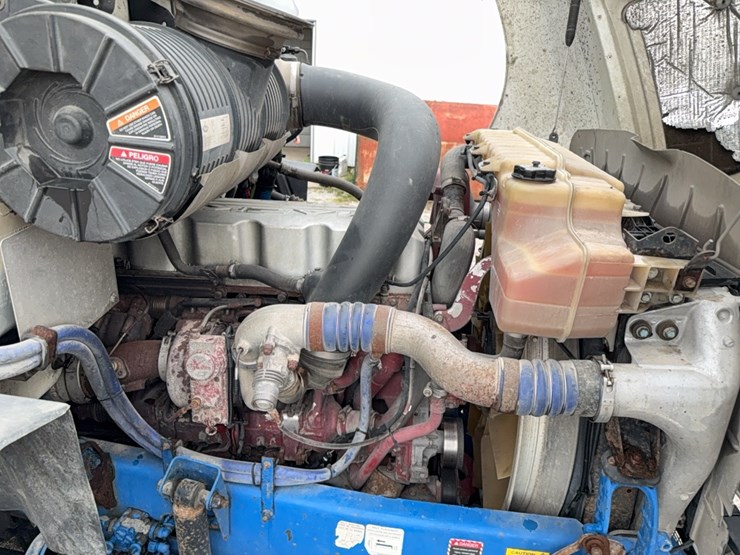 2012-mack-cxu613-image-40