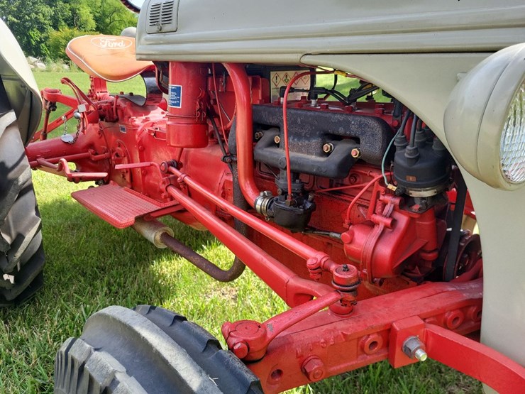 1951-ford-8n-image-33