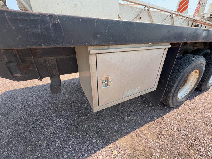 1995-ford-l9000-image-14