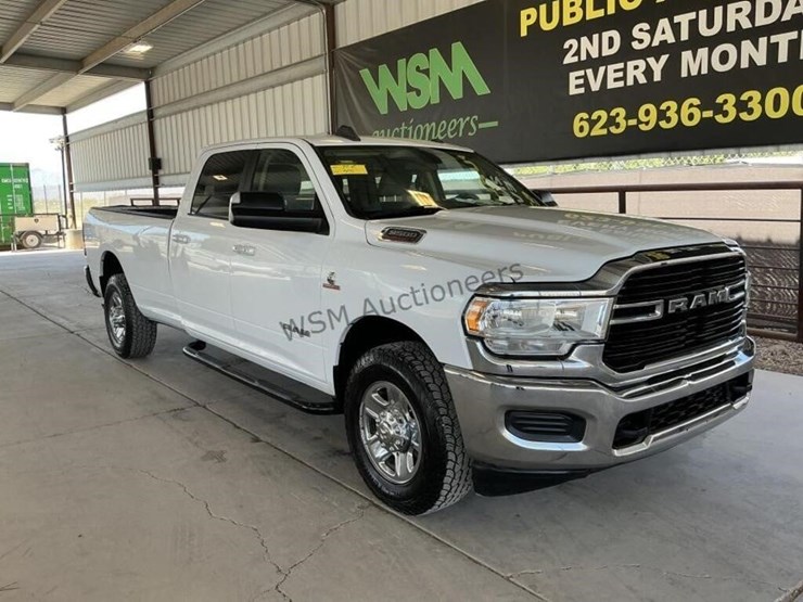 2019-dodge-3500-image-2