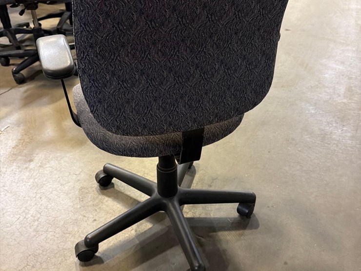 office-chair-image-2