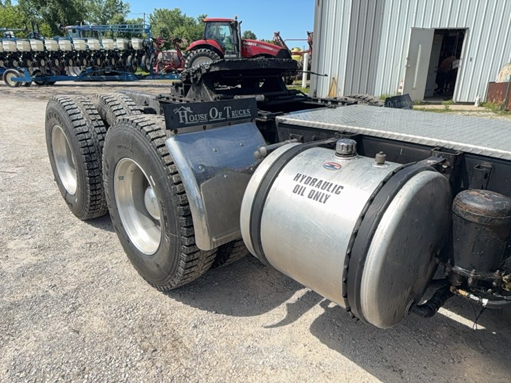 1999-kenworth-t800-image-37