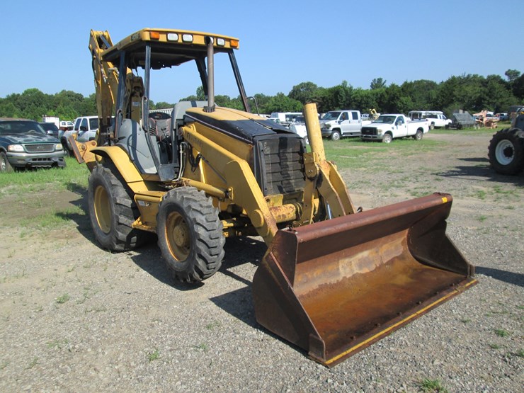 2004-caterpillar-420d-image-2
