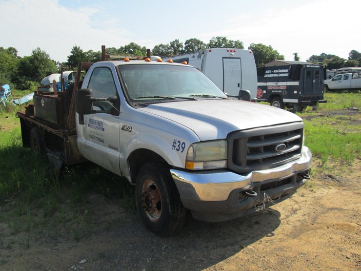 2004-ford-f350-image-2