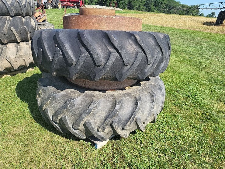 (1)-pair-of-18.4-38-t-rail-duals-image-1