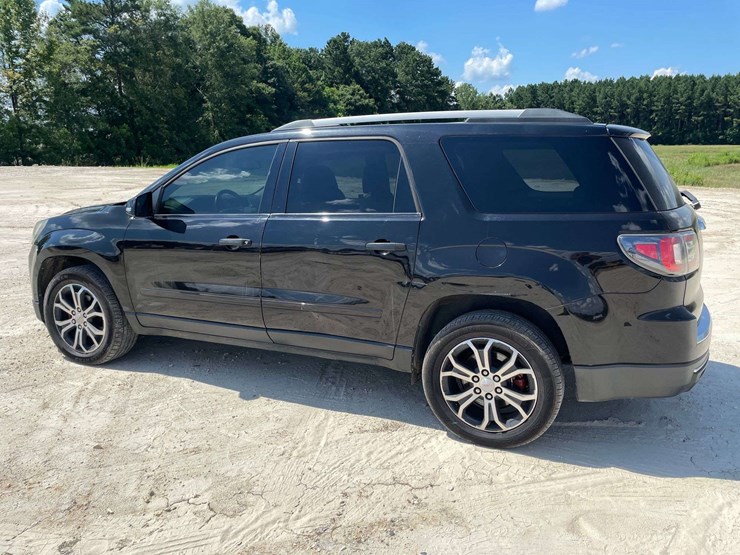2016-gmc-acadia-image-2