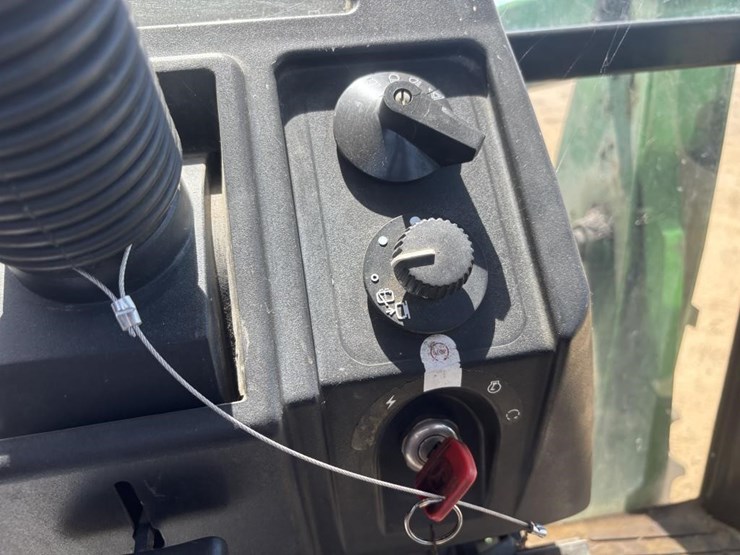 john-deere-5220-image-39