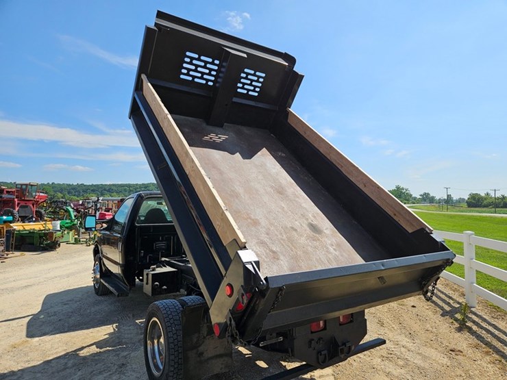 2003-ford-f550-image-15