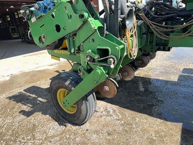john-deere-1770-image-30