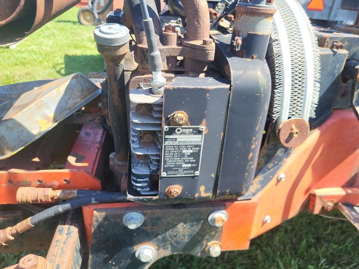 simplicity-garden-tractor-w/engine-and-hydrostat-transmission---parts-image-11