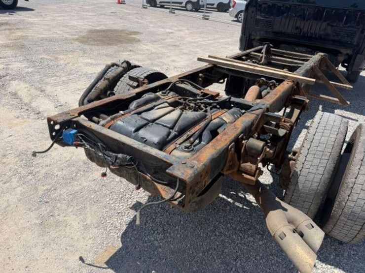 2016-ford-f550-xl-image-37