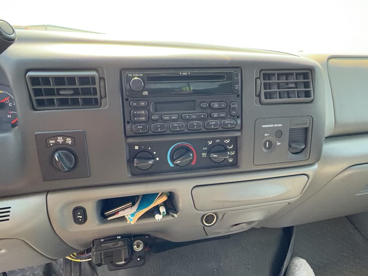 2004-ford-350-image-21