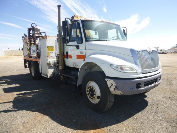 2007-international-durastar-4400-image-3