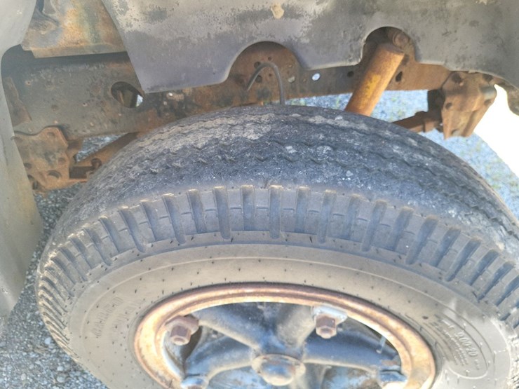 ford-f700-image-30