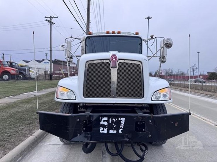 2013-kenworth-t470-image-2