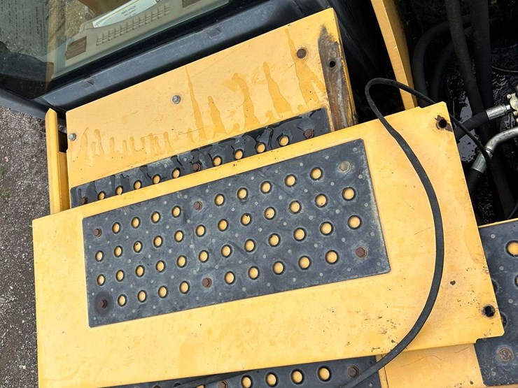 2006-deere-350d-lc-image-41