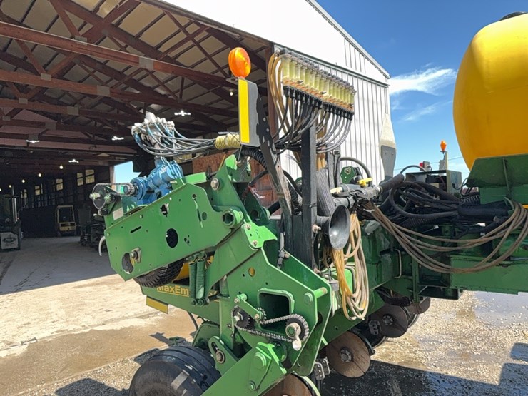 john-deere-1770-image-29