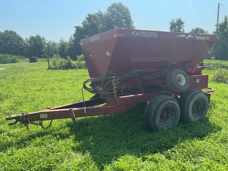 stoltzfus-red-hawk-50-fertilizer-buggy.-image-2