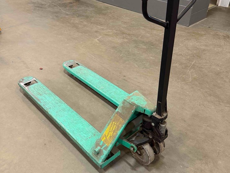 manual-pallet-jack-image-3