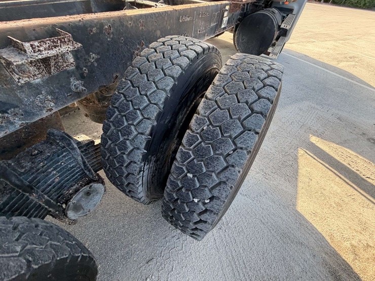 2006-mack-granite-ct713-image-22
