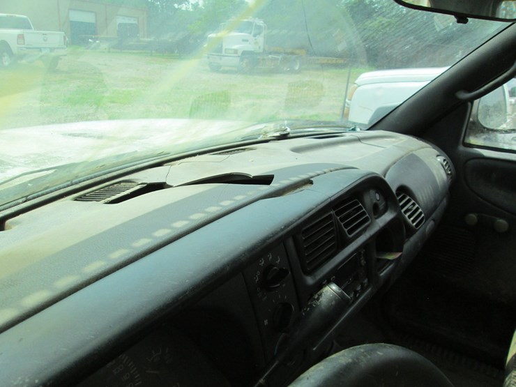 1999-dodge-2500-image-32