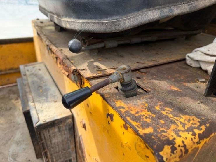 lift-king-4x4-rough-terrain-forklift-image-18