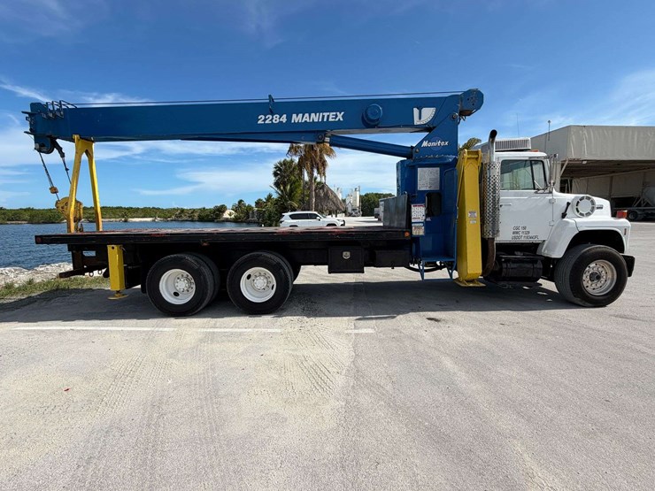 1990-ford-l8000-image-11