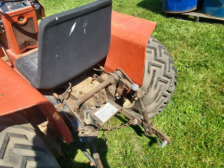 allis-chalmers-620-garden-tractor-w/mower-deck-image-15