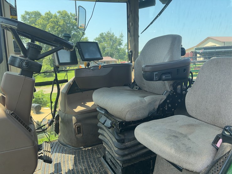john-deere-8420-image-11