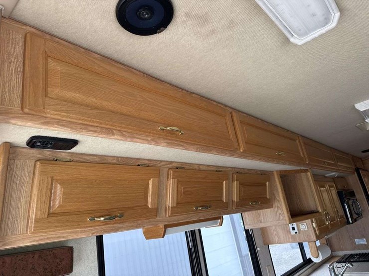2004-alfa-leisure-see-ya-class-a-motorhome-image-27