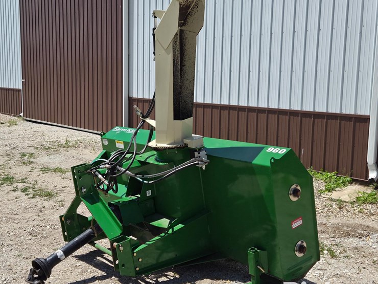farm-king-960-snowblower-image-1