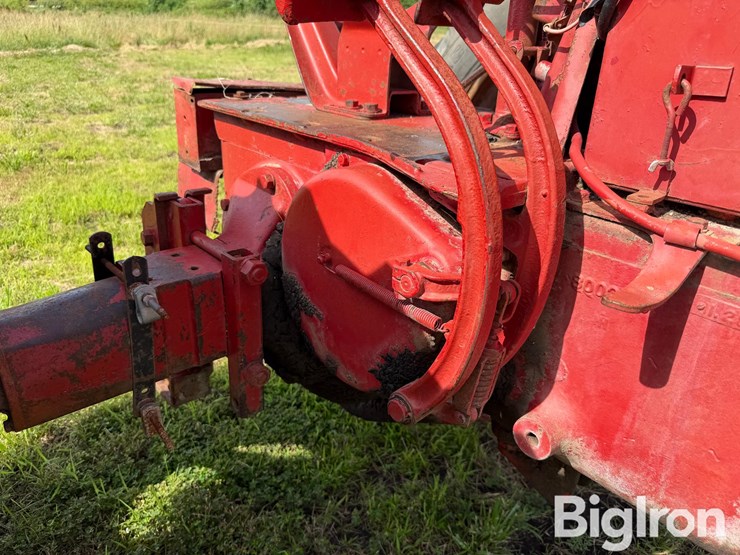 1950-farmall-m-2wd-tractor-image-17