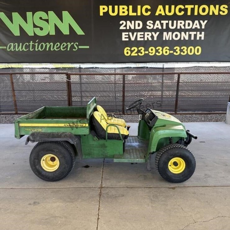 JOHN DEERE GATOR