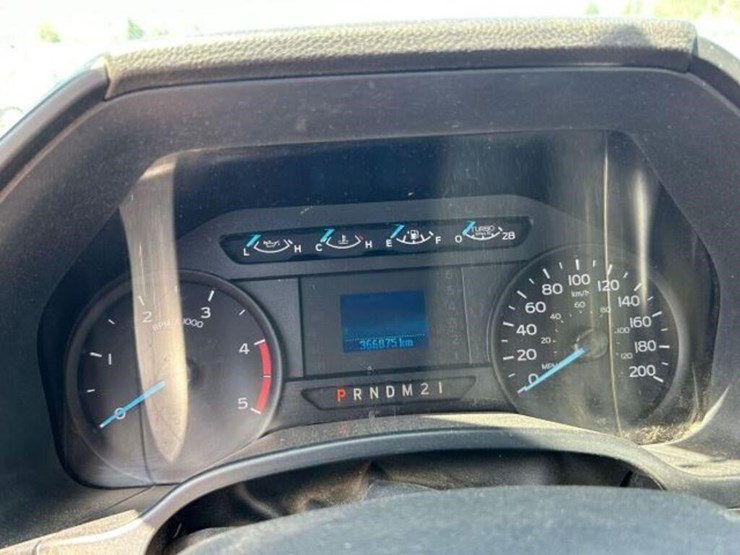2016-ford-f550-xl-image-14