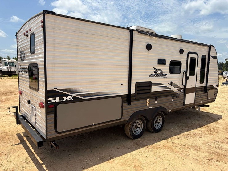 2022-jayco-"jayflight"-27'-travel-trailer-image-3