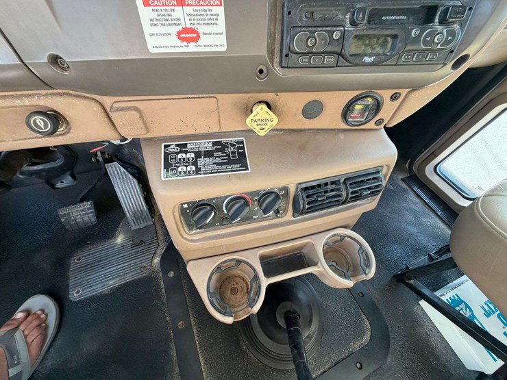 2006-mack-granite-ct713-image-36
