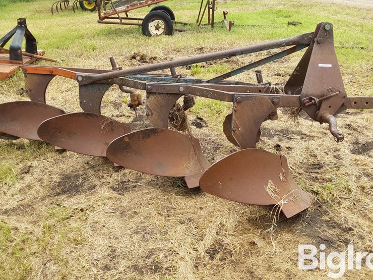 ford-4x14"-mounted-plow-image-4