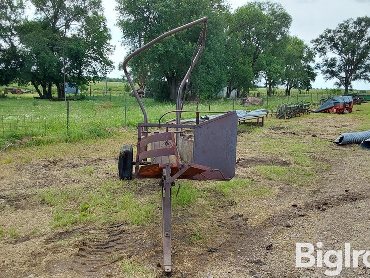 kneib-70-pop-up-bale-loader-image-2
