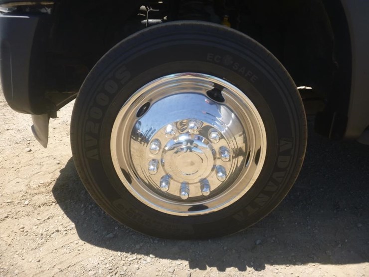 2011-ford-f550-image-23