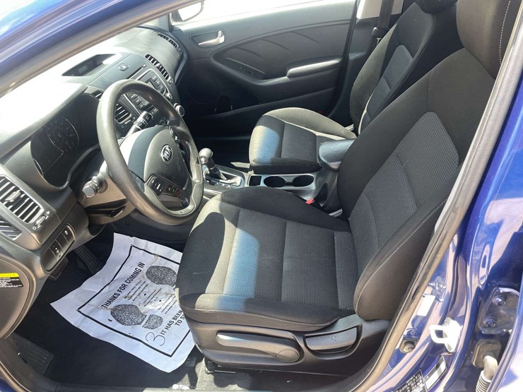 2017-kia-forte-4-door-sedan-(174,799-miles)-image-10