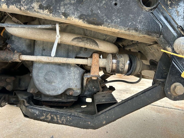 2011-john-deere-gator-image-21